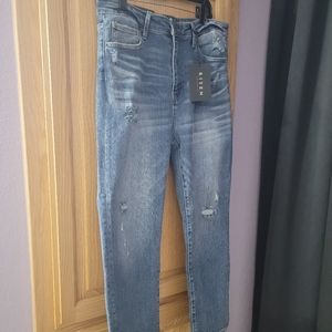 Risen Jeans